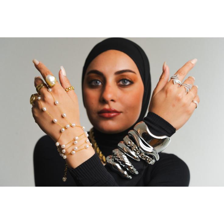 Sherry - Hand Chain